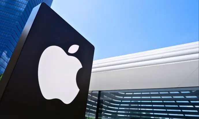 Apple готовит два складных iPhone Apple готовит два складных iPhone