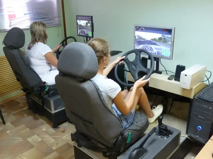 Новые правила обучения водителей: таксопарки станут автошколами, а теорию можно будет учить онлайн