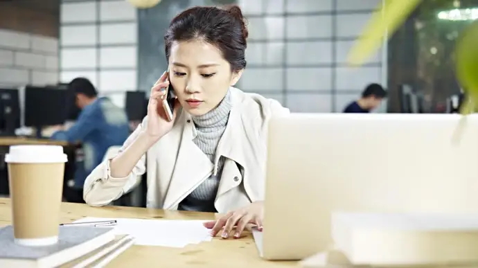 В Китае растет мода на фиктивную работу: молодые люди платят, чтобы ходить в офис